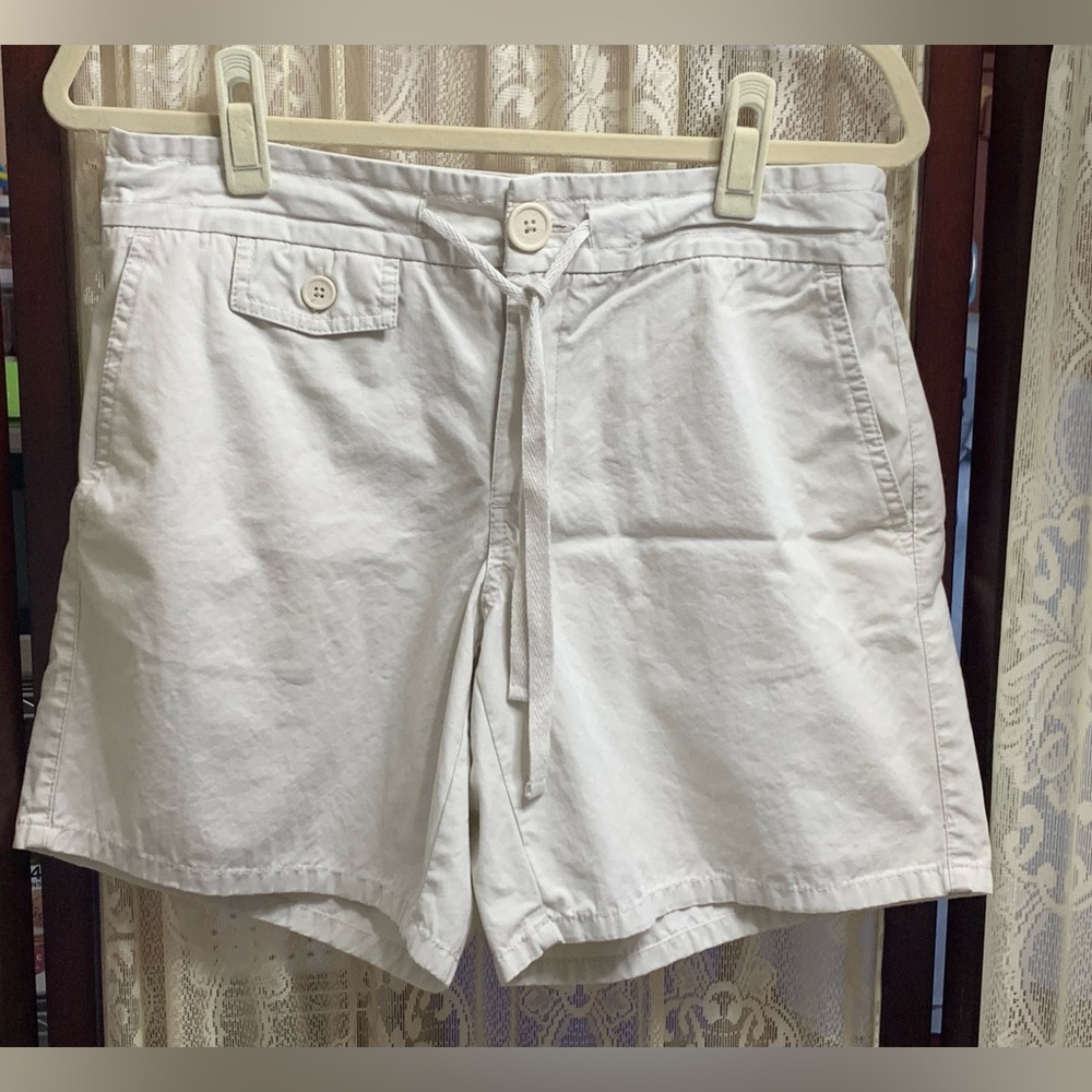 🦋 2/$15 🦋 OLD NAVY LIGHT KHAKI SHORTS - SZ 6